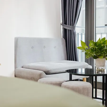 9 Light Apartment-2