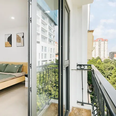 9 Light Apartment-3